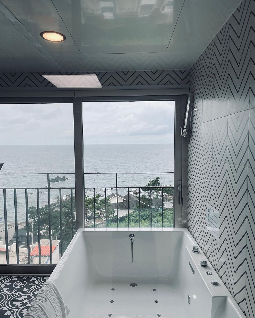 美图#@bitnara1105  ---浏览:189收藏:0支持:1上传时间:2021-08-22