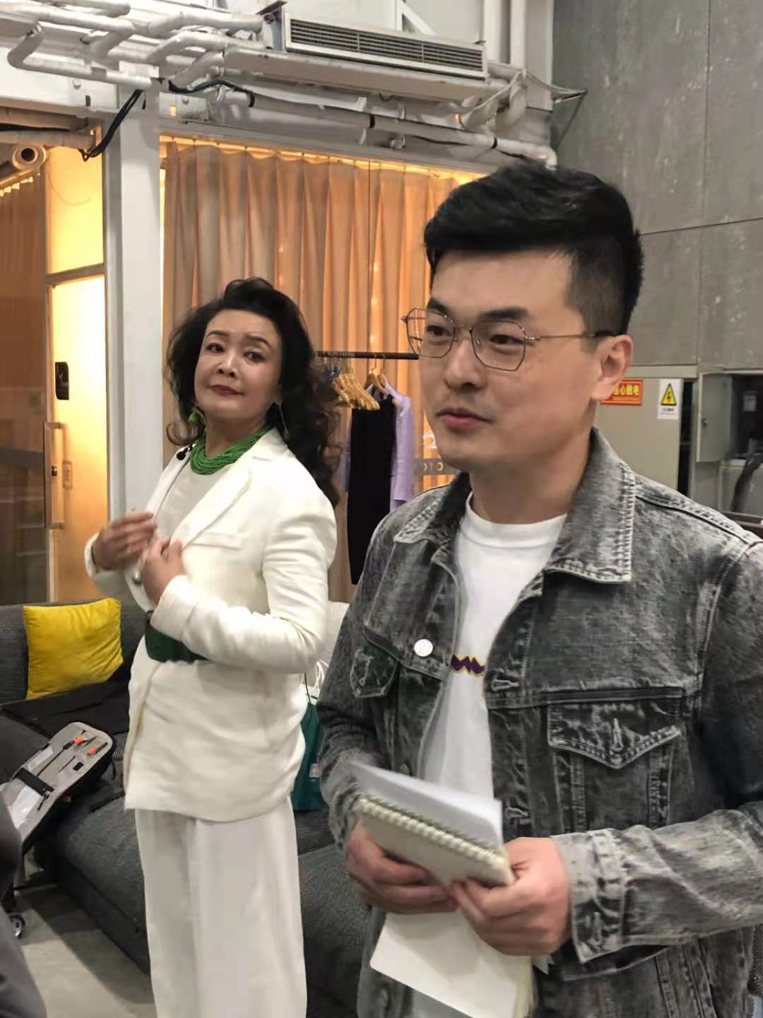 北京青年x凉子访谈录 _ 哔哩哔哩相簿