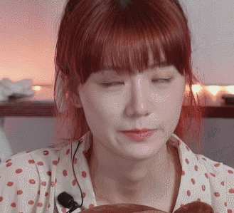 美女翻白眼,晚安