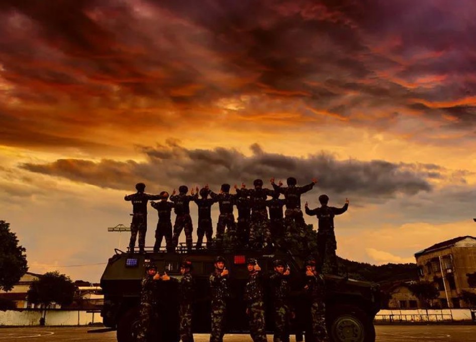 军营早安# 心有多大,舞台就有多大.早安!