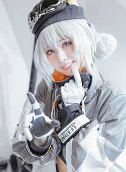 外星嫣子_Yan代号弥弥尔利维坦Cosplay