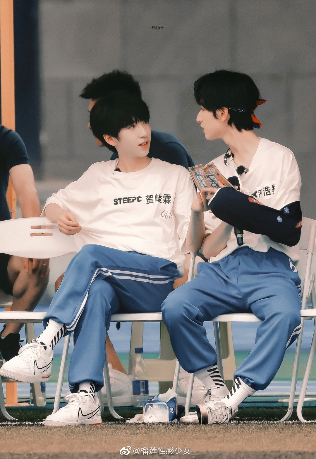 等一下八点的时候想开一个直播和大家一起看一下祺鑫文轩翔霖的cp向