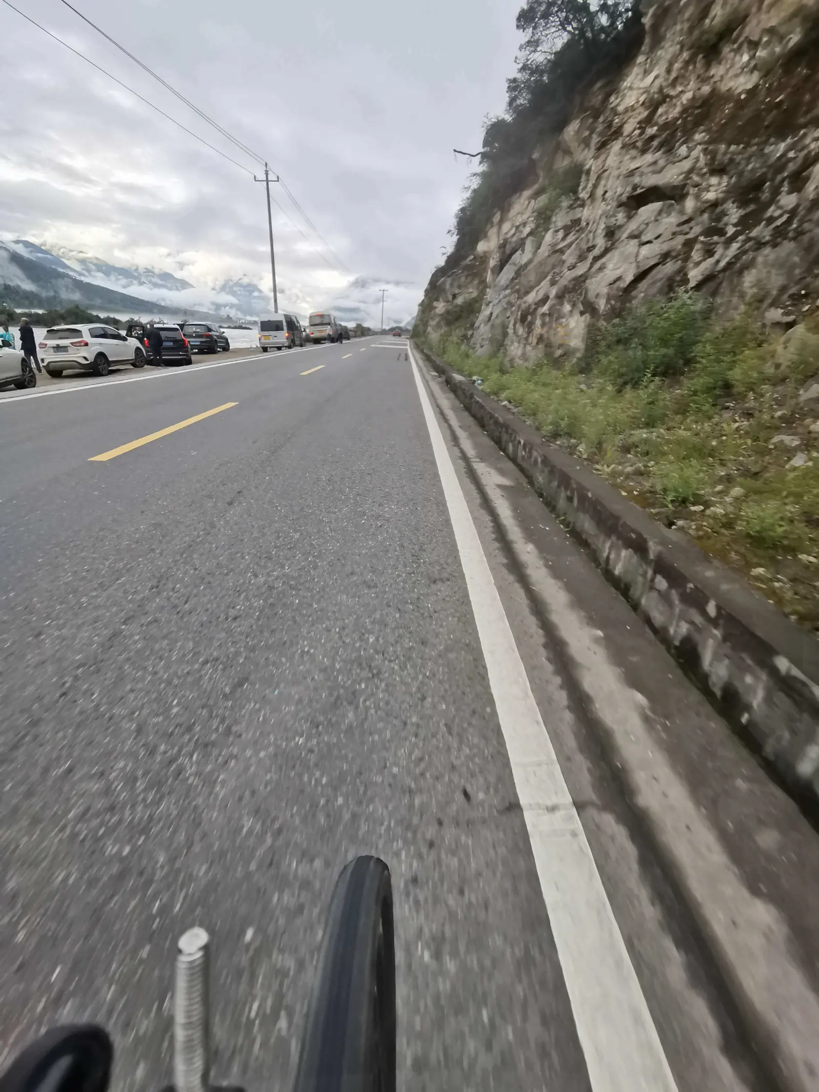 车路滚滚,步履不停