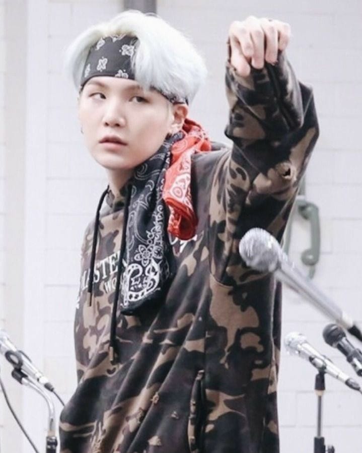 27 ) #闵玧其# mic drop系列 不屑 不羁 没必要再见了 这是最后的道别