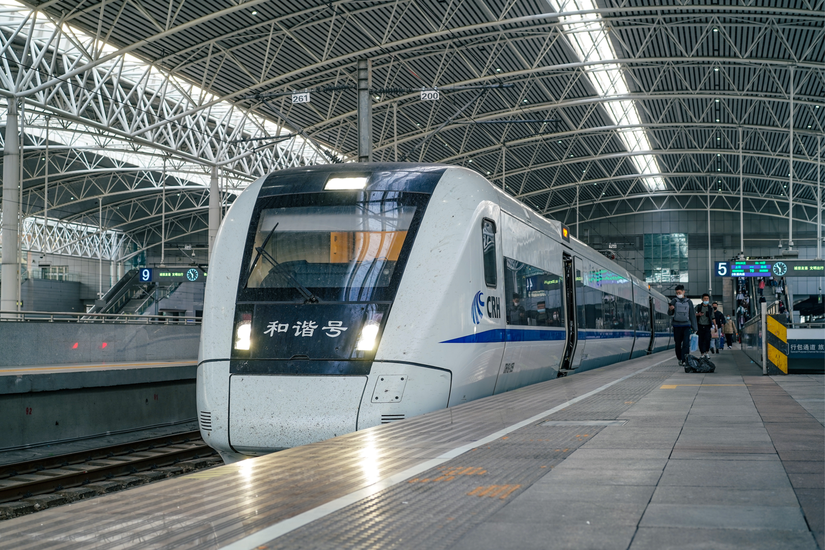 d9538 crh1b-1059 6:10上海站发 (p2) d9578 crh1b-1077 8:44上海站发