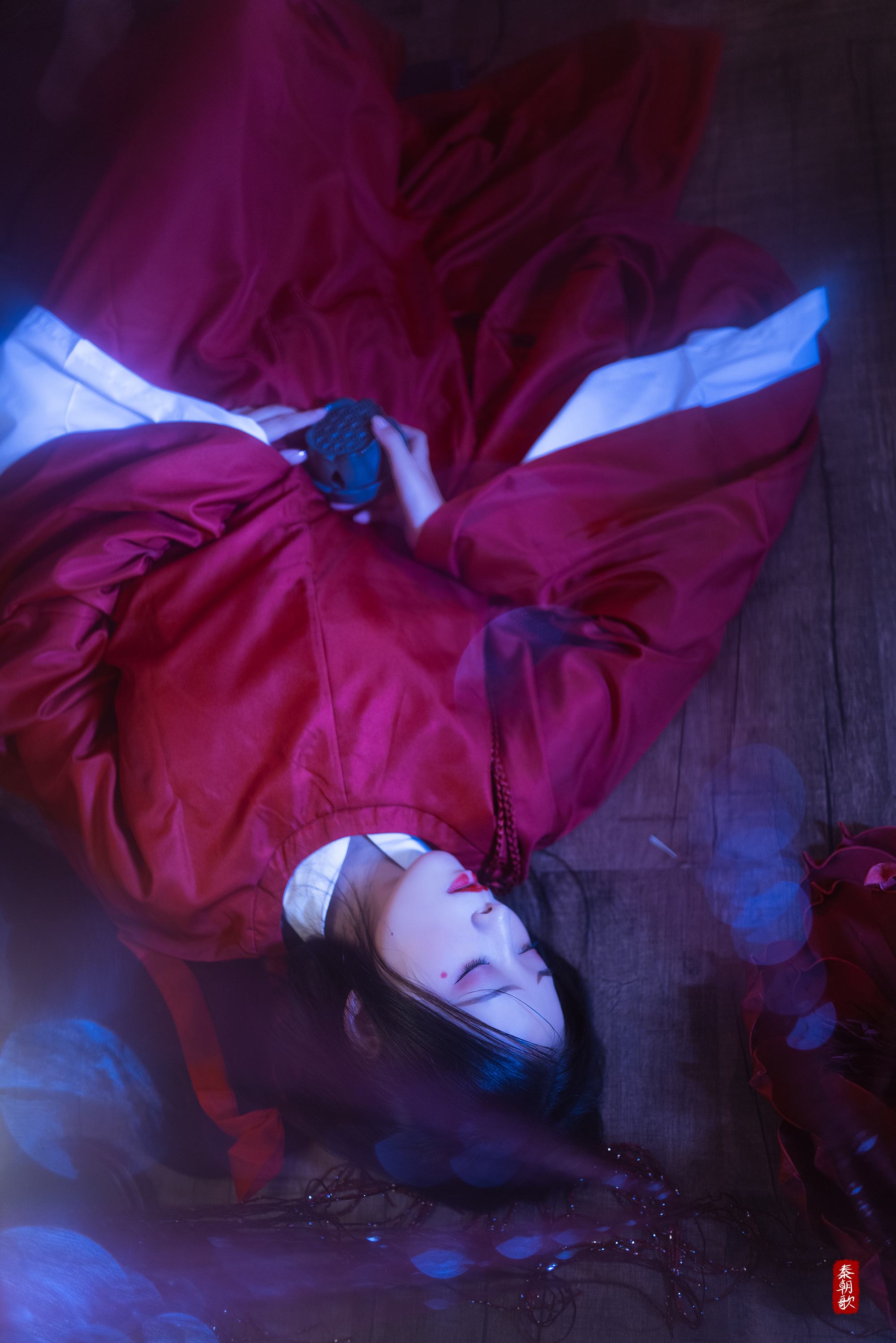 公主坟供奉着一头怪物, 一头朱袍阴物.