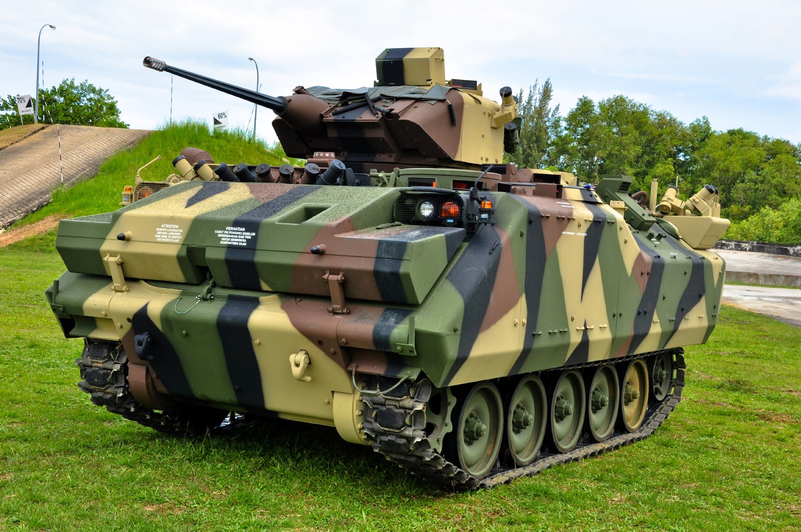 表情up忠犬时雨酱poi置顶绿罗军马——土耳其acv-15多用途装甲车2022