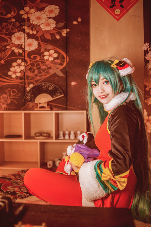 飞羽Vsinger新年初音Cosplay6