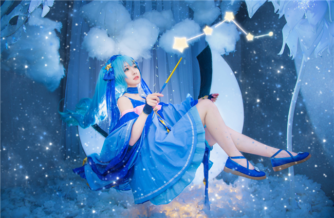 蓝裳Vsinger初音未来 星与雪的公主Cosplay3