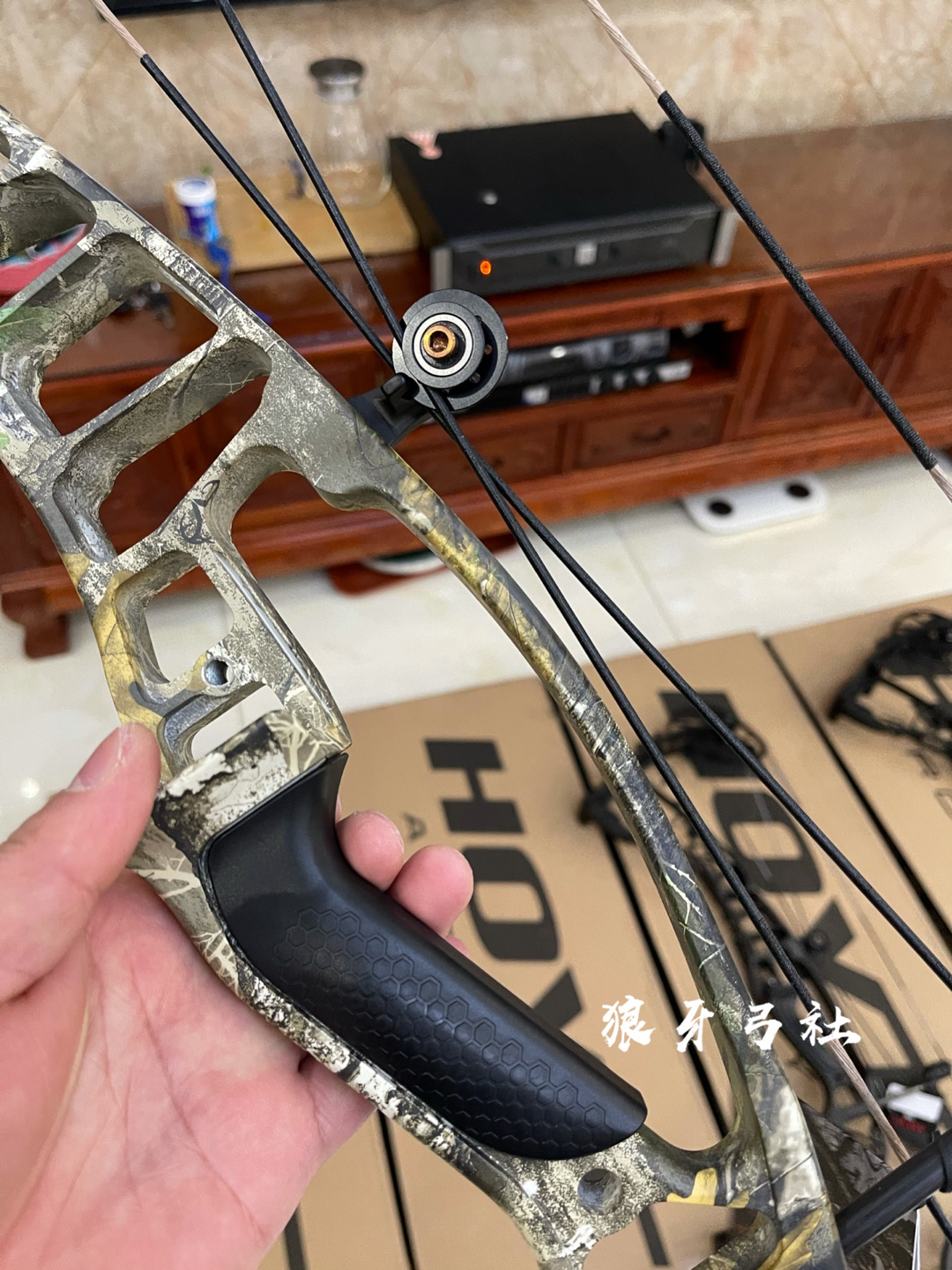 太难了,定几十把霍伊特新款,等了几个月就发来4把rx5铝合金版.