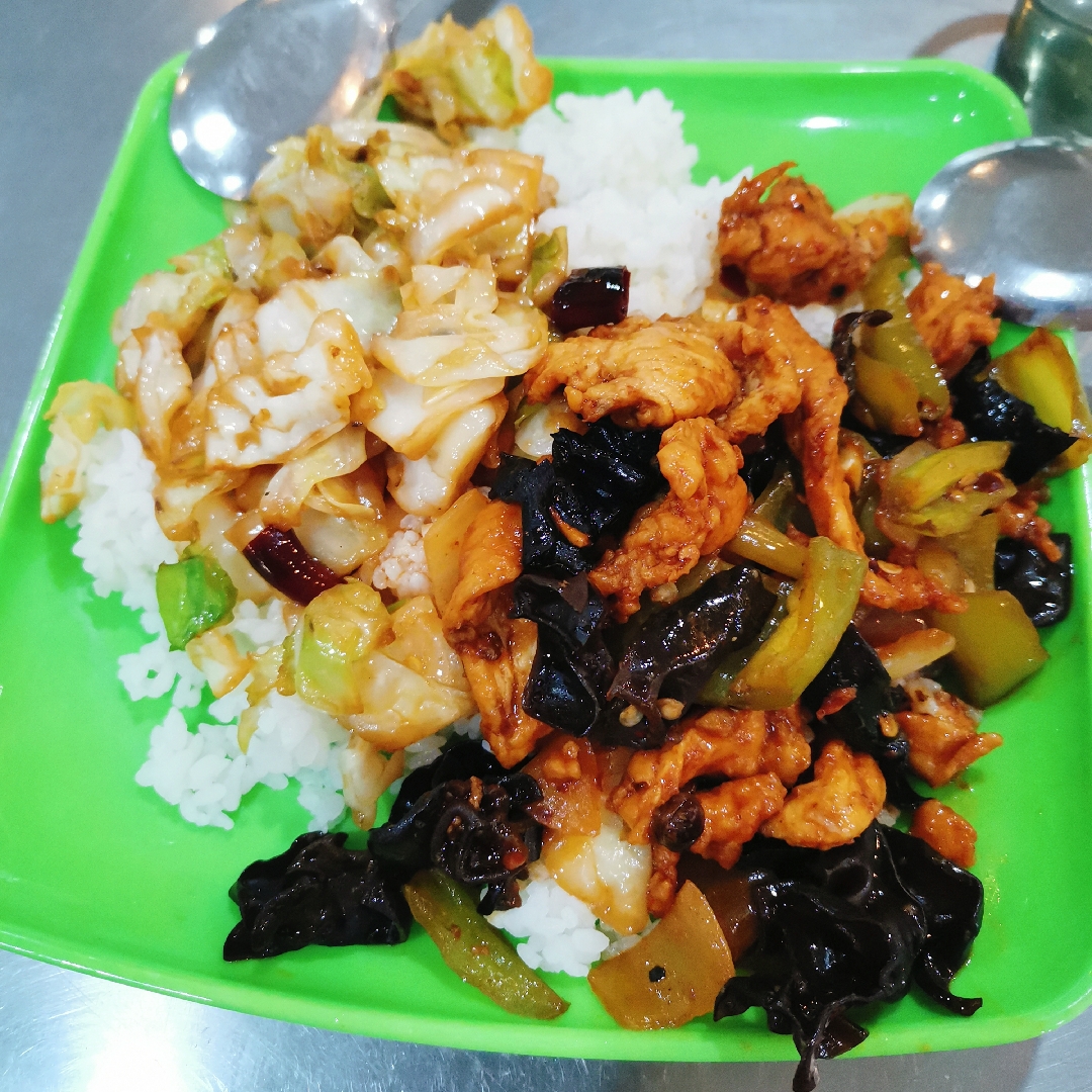 前几日分午餐 过油肉 醋溜辣子白盖饭浏览:105收藏:0支持:0上传时间