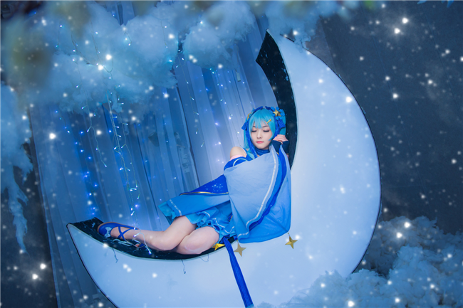 蓝裳Vsinger初音未来 星与雪的公主Cosplay5