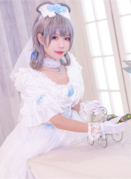 嘉霁Cosplay洛天依蔷薇花嫁