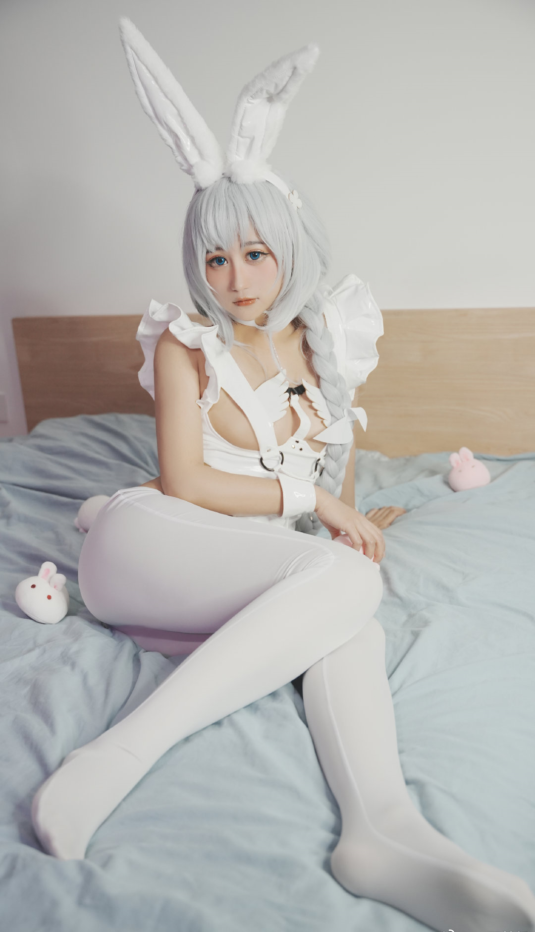 vv子教授碧蓝航线恶毒懒懒的白兔cosplay6