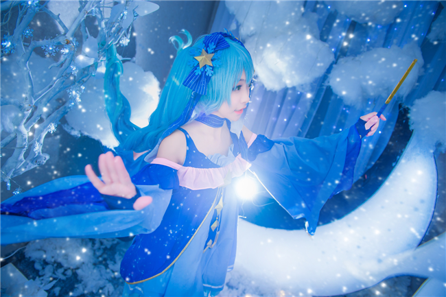 蓝裳Vsinger初音未来 星与雪的公主Cosplay8