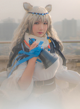 一只郁_可爱_凛Cosplay明日方舟初雪