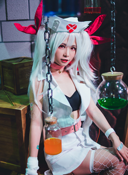 洛城雪Yuki碧蓝航线吸血鬼护士装Cosplay