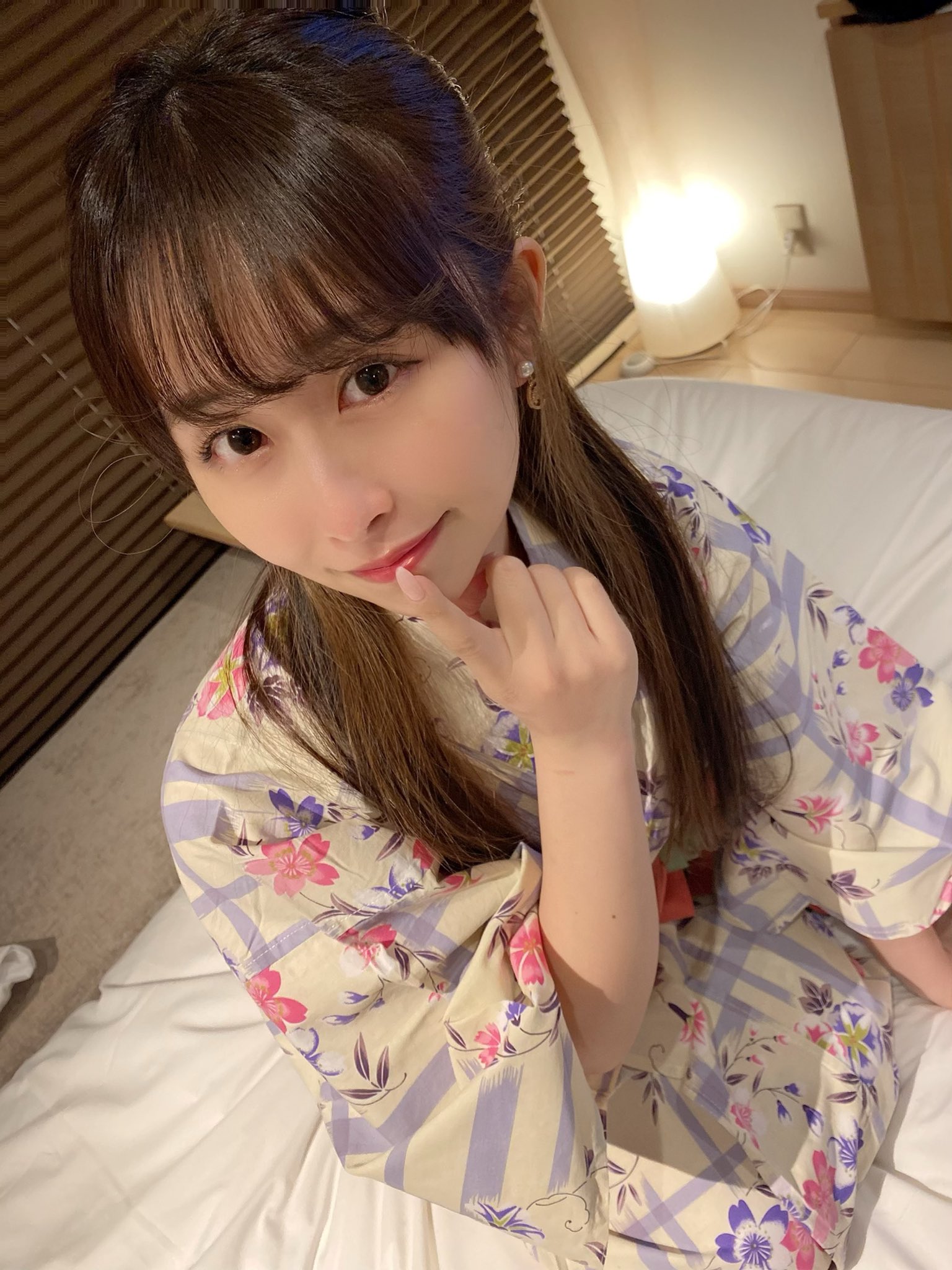 成田つむぎ  是不是一个人?