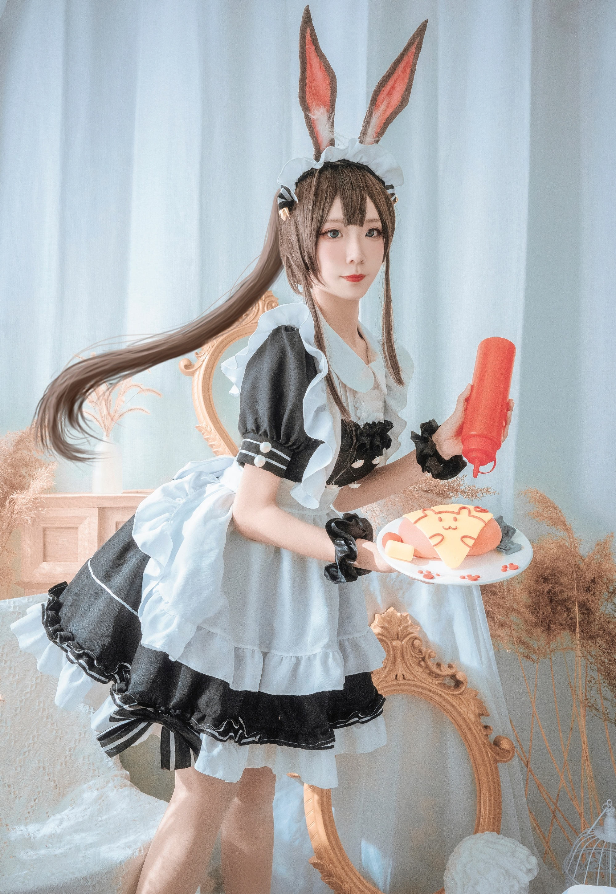 是粽粽子吖明日方舟阿米娅外派女仆cosplay1