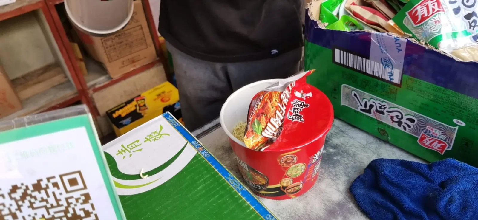 吃泡面,现在回想一下才发现高原上水是不是烧不开