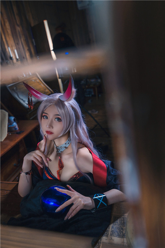 露兒大魔王明日方舟远山cosplay7