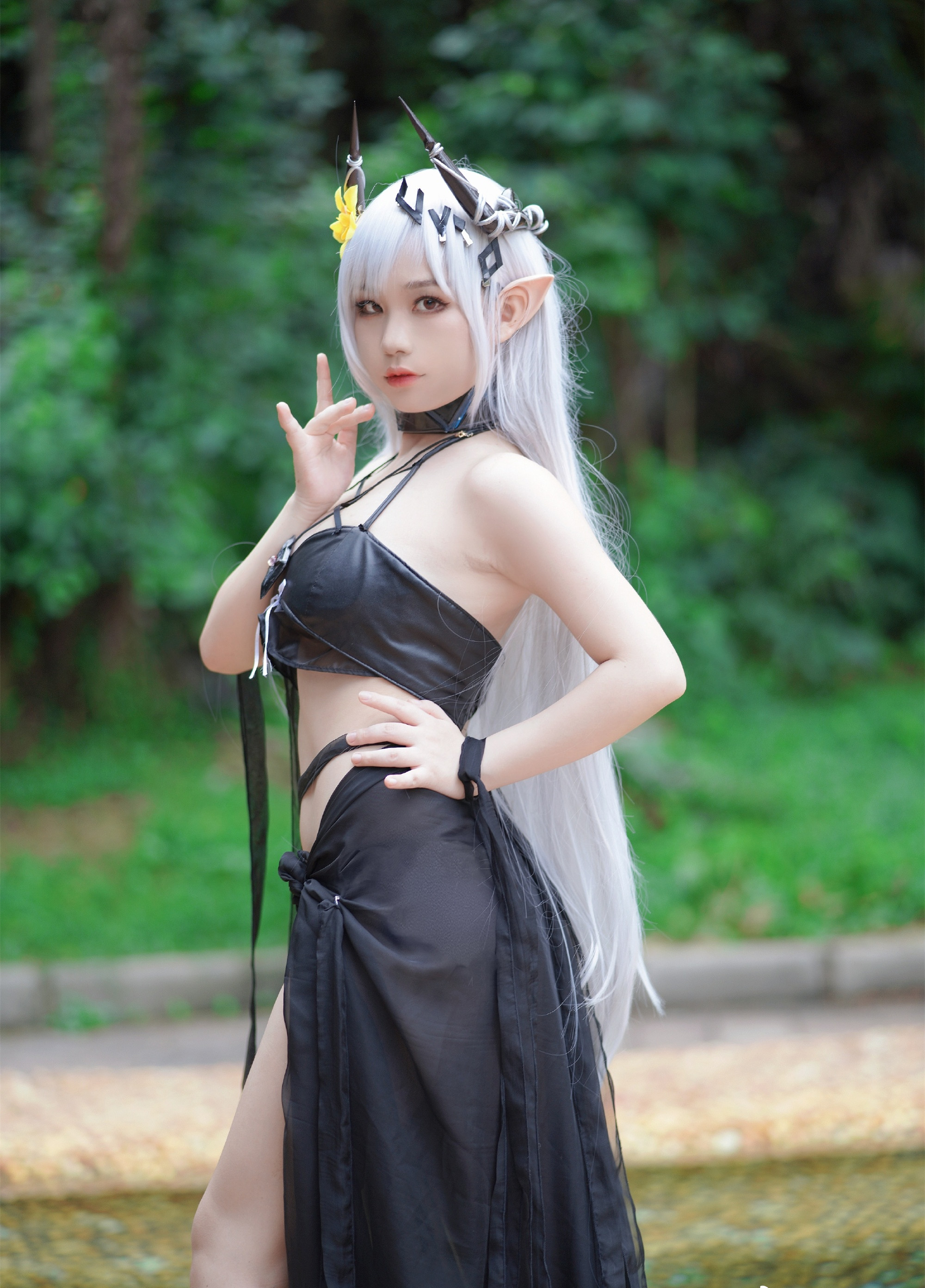 七七娜娜子明日方舟泥岩泳装珊瑚海岸cosplay3