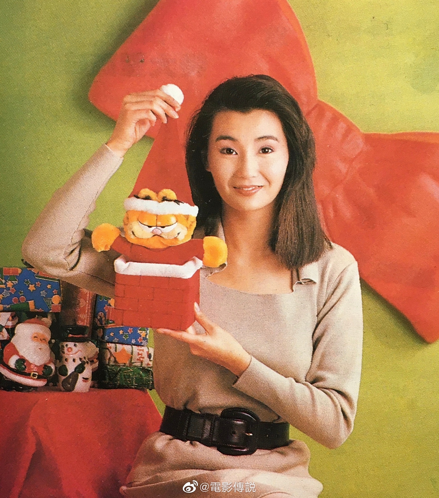 领子像不像曼玉自己剪的[吃瓜]