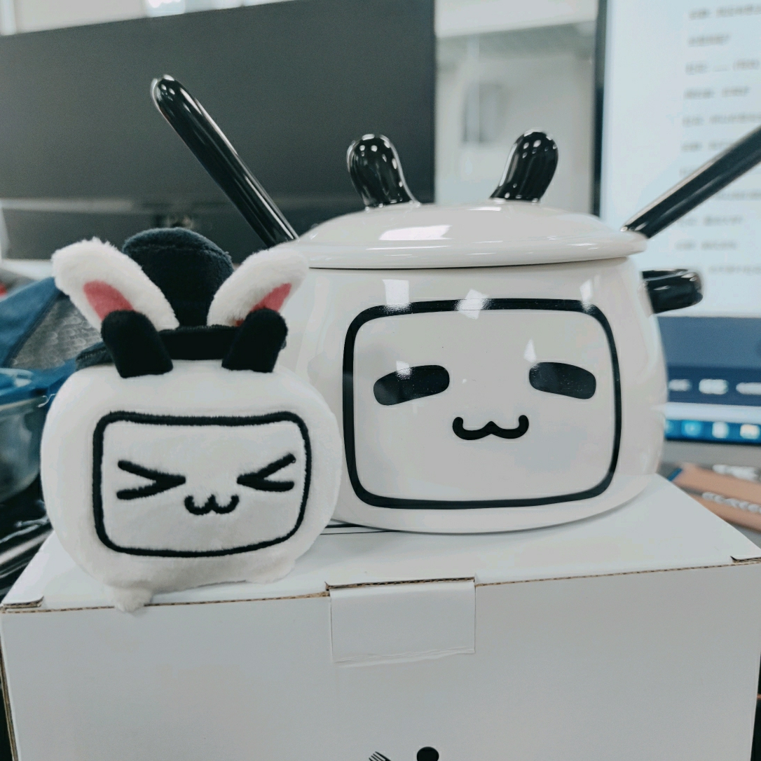 突然收到b站的礼物 有点开心[tv_调皮]