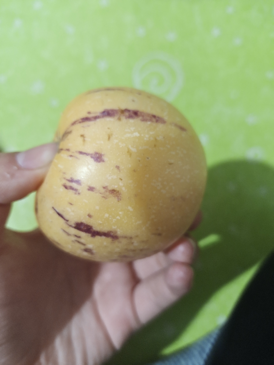 这商标上写着人参果啊这