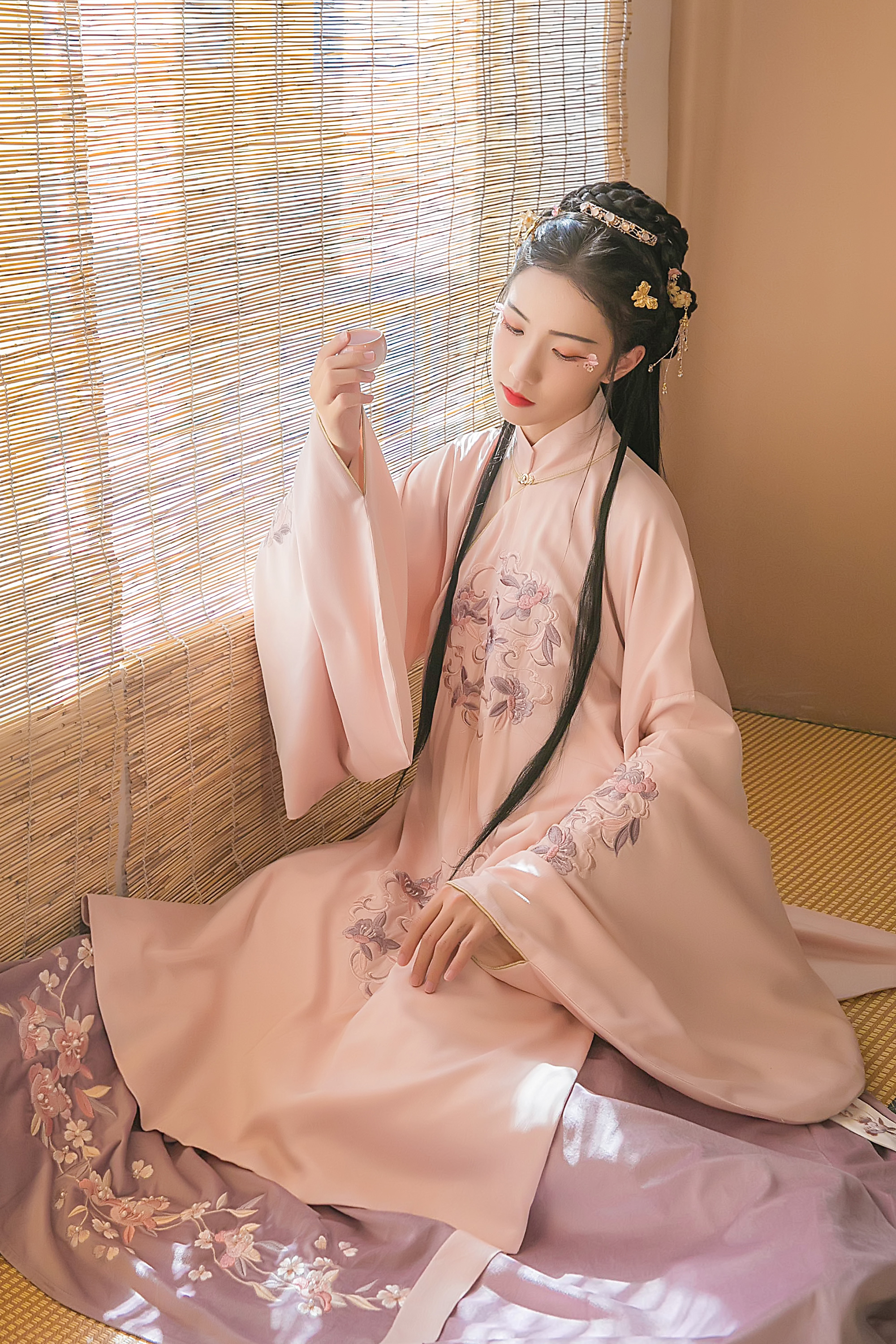 汉尚华莲10月1日人气秋冬汉服复刻