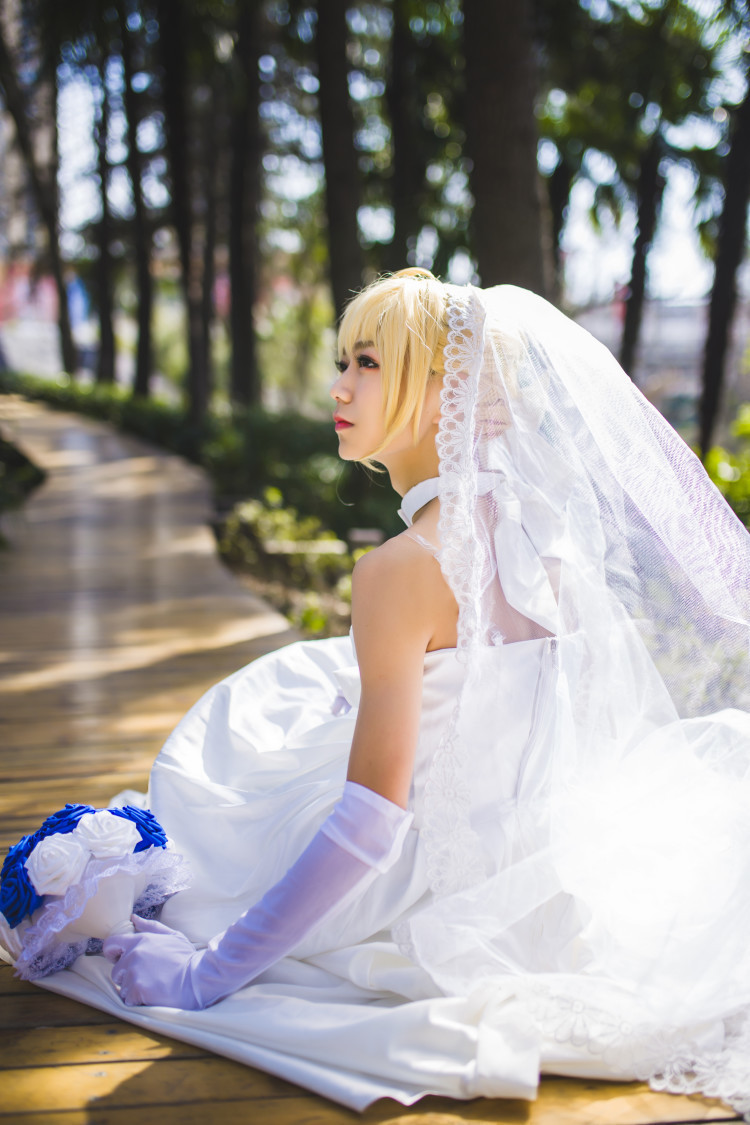 桐木Cosplay Fate花嫁Saber8