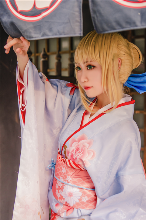 小伊 CosPlay FATE saber手办和服1