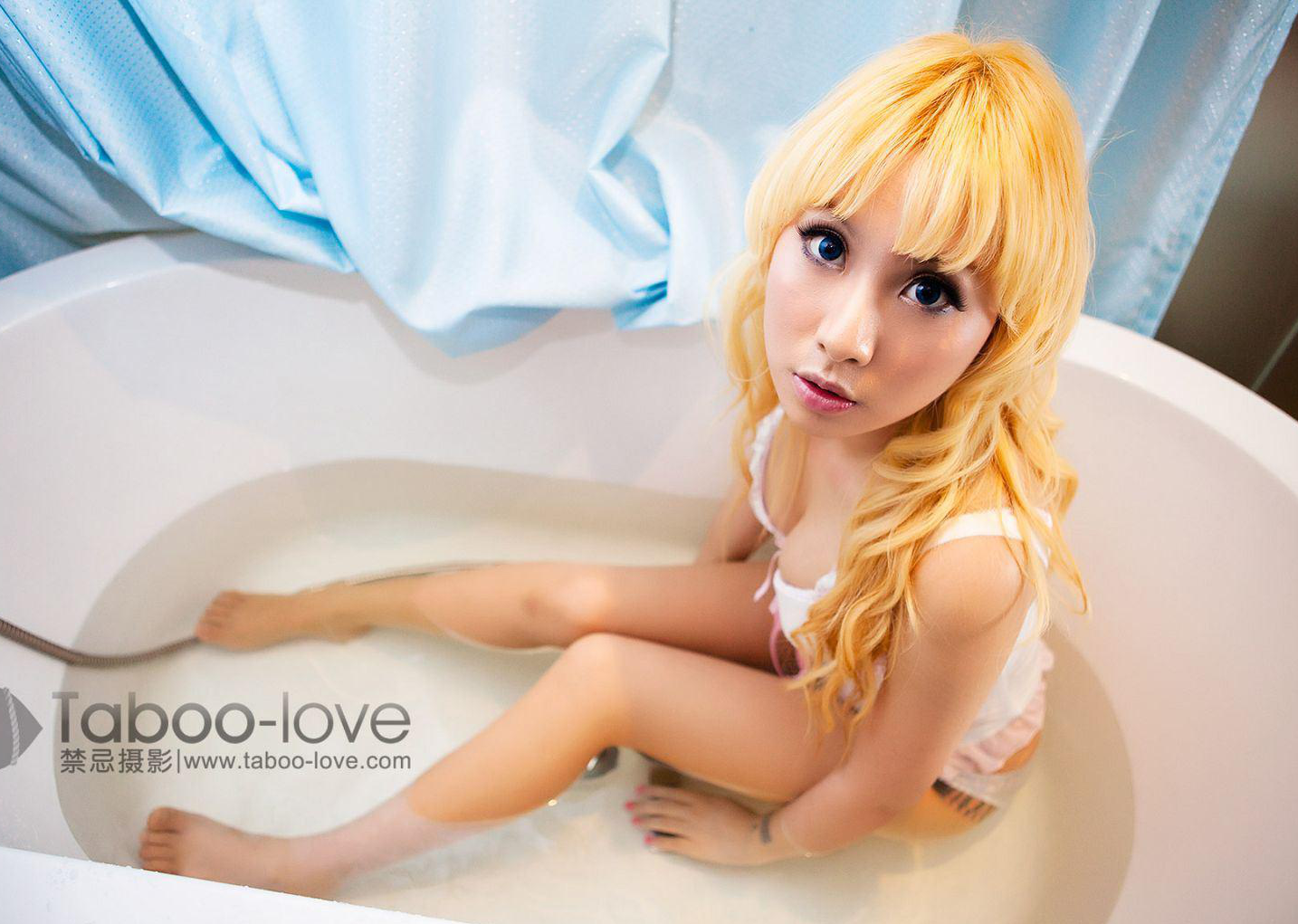 Taboo love套图2010丝与水美丽的邂逅的写真合集3