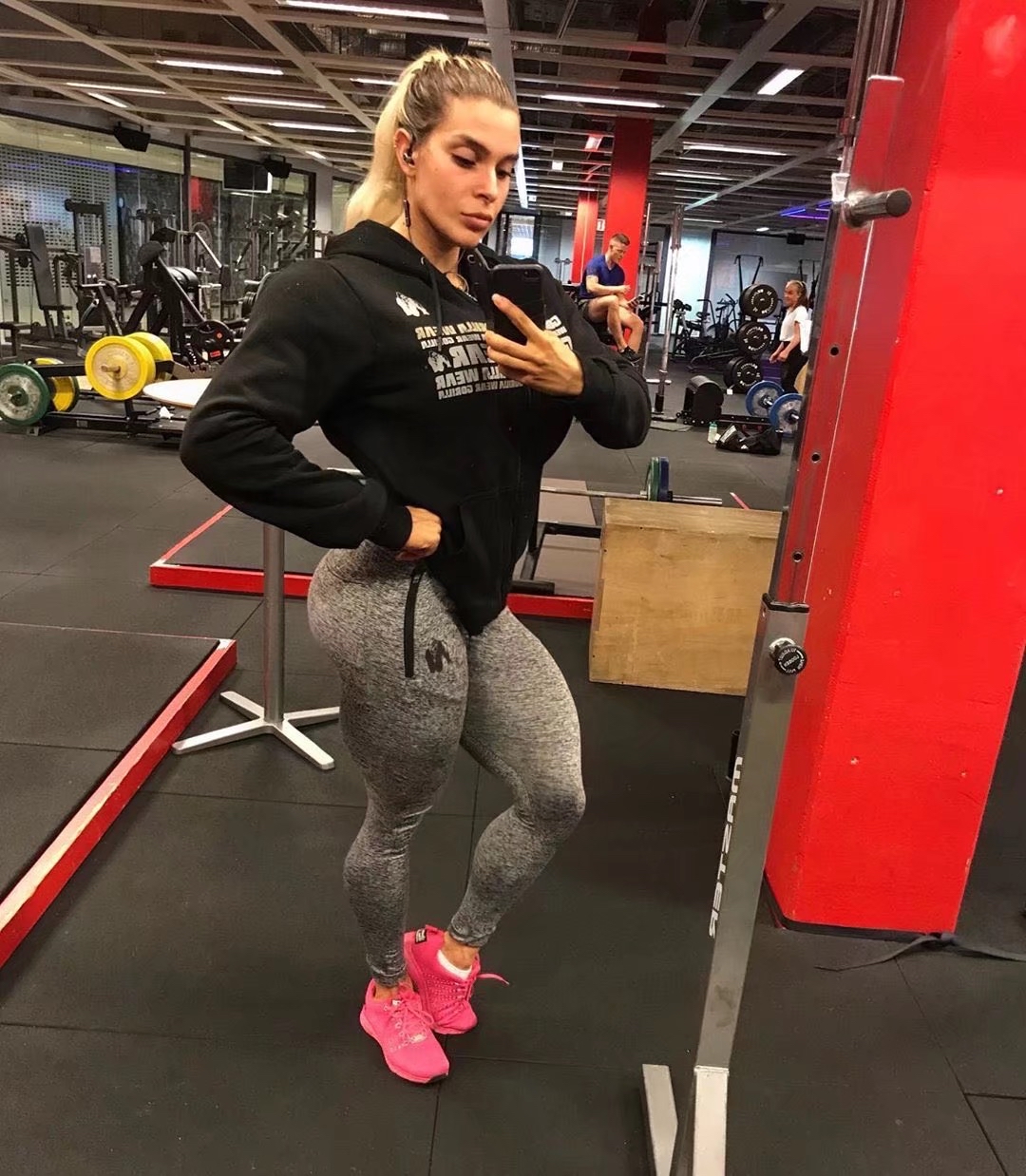 肌肉女精神氮泵