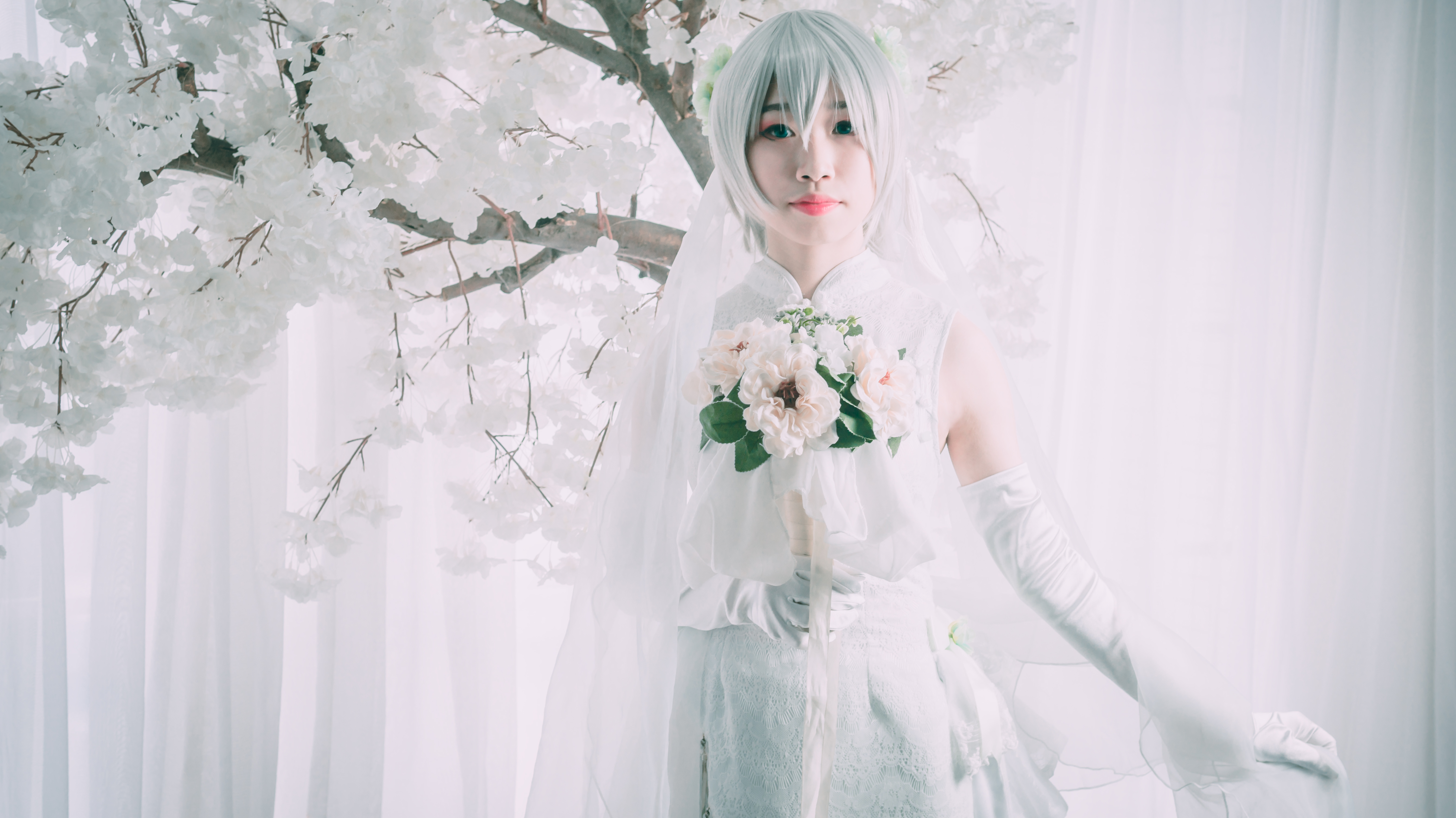 洛天依言和cosplay照片