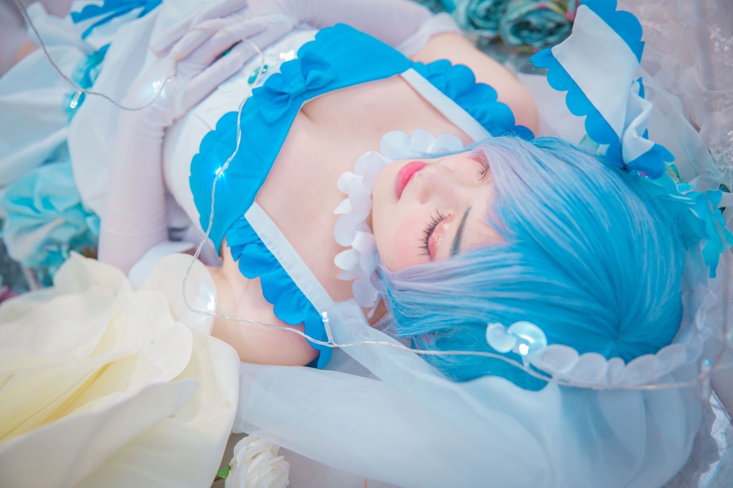 鸾歌蕾姆花嫁cosplay9