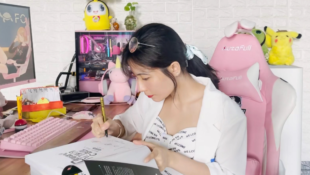 鱼c-小甲鱼 _ 哔哩哔哩相簿