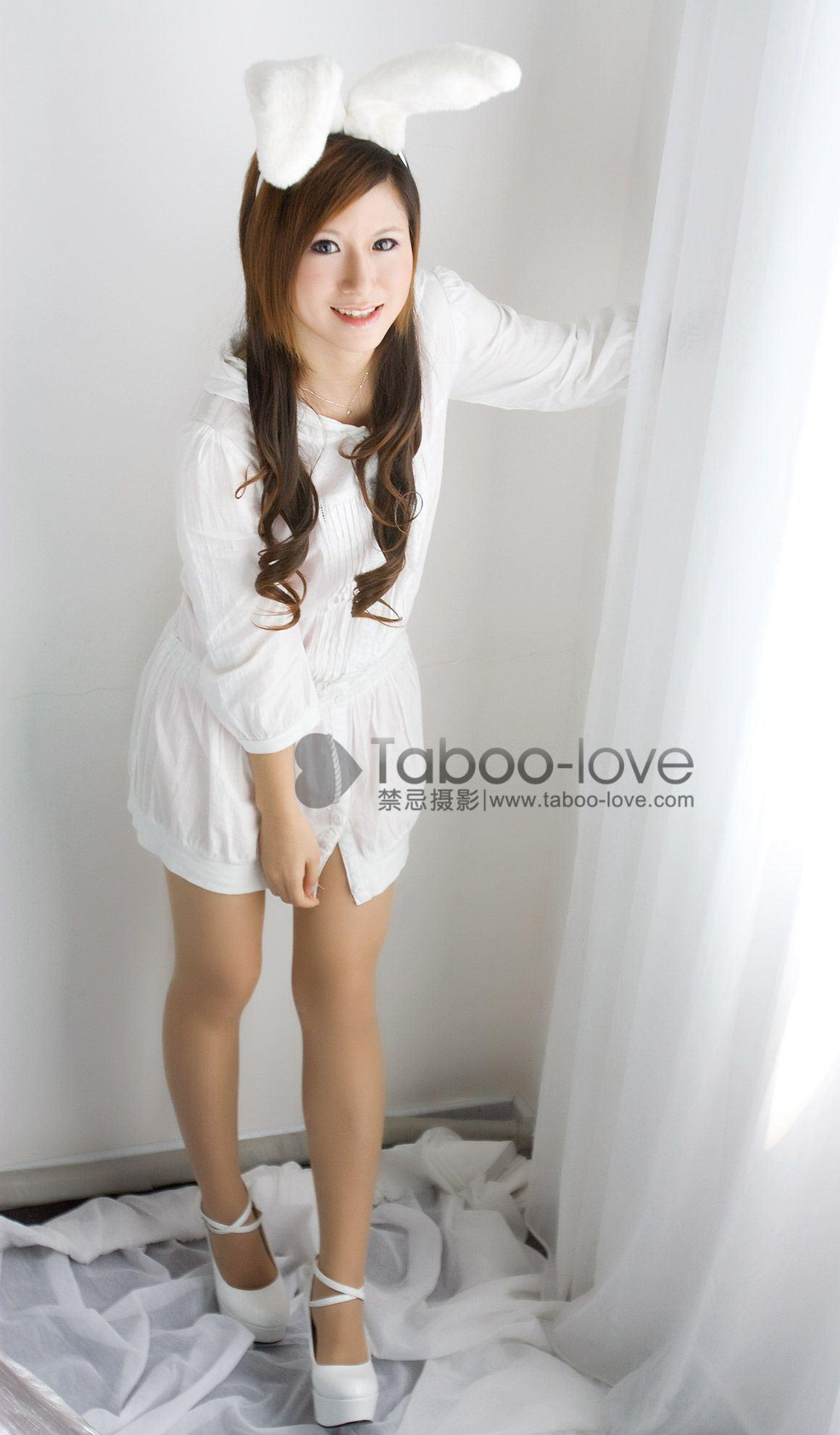 Taboo love套图2010纯情可爱小兔娘的写真合集4