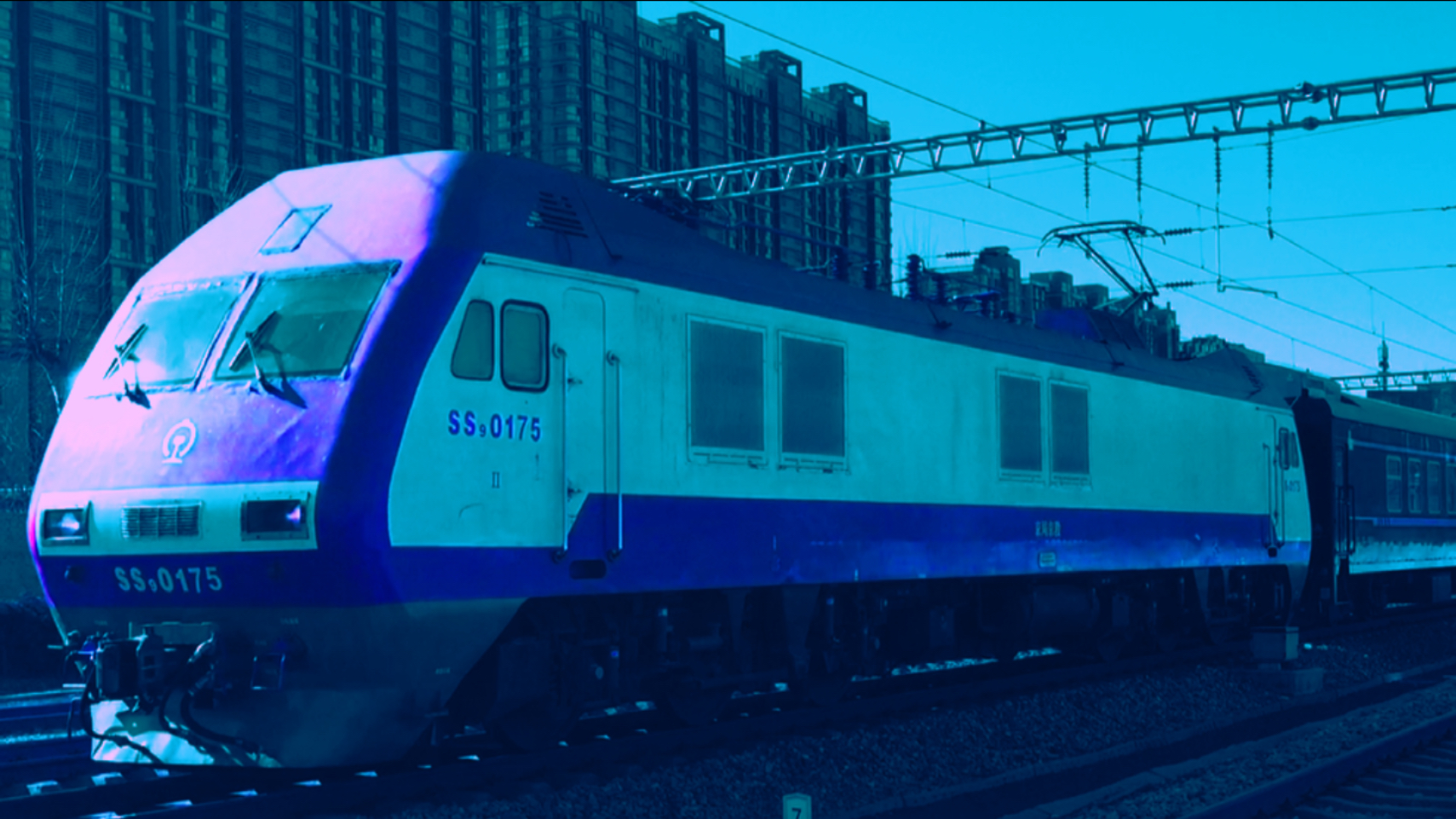 骚酒的不同滤镜 图一:ss90045(bushi) 图二:橙酒 图三:原版