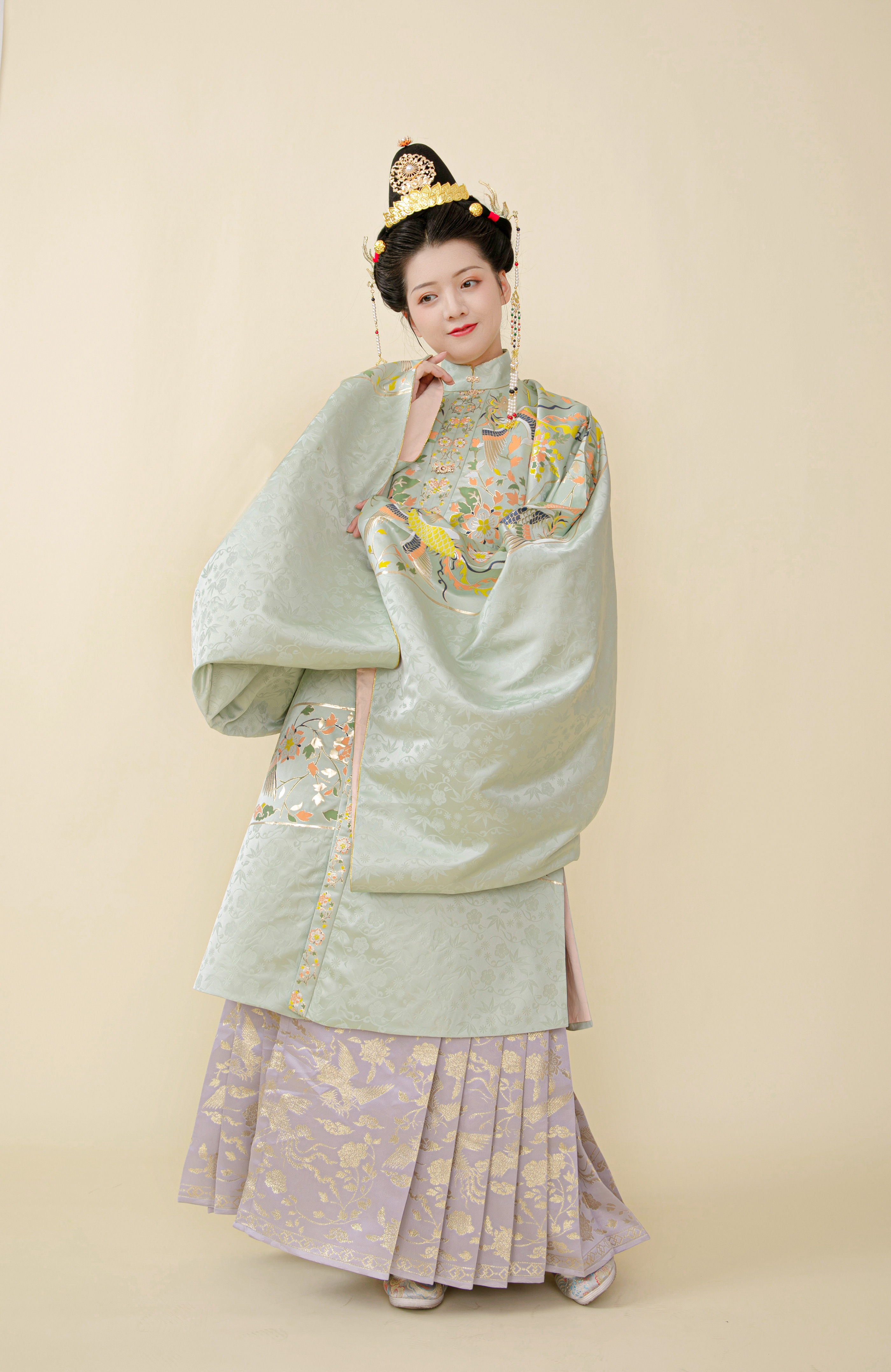 朝蕖记· 凤穿牡丹>对襟长袄