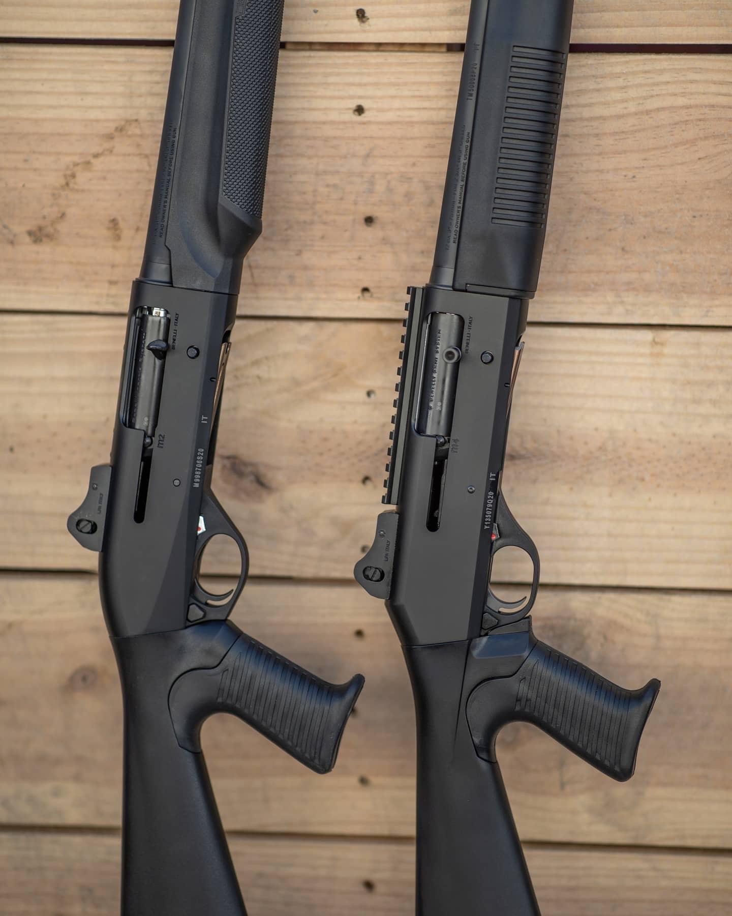 伯奈利m2(左)和m4(右) super 90半自动#霰弹枪#【12号霰弹】 图源