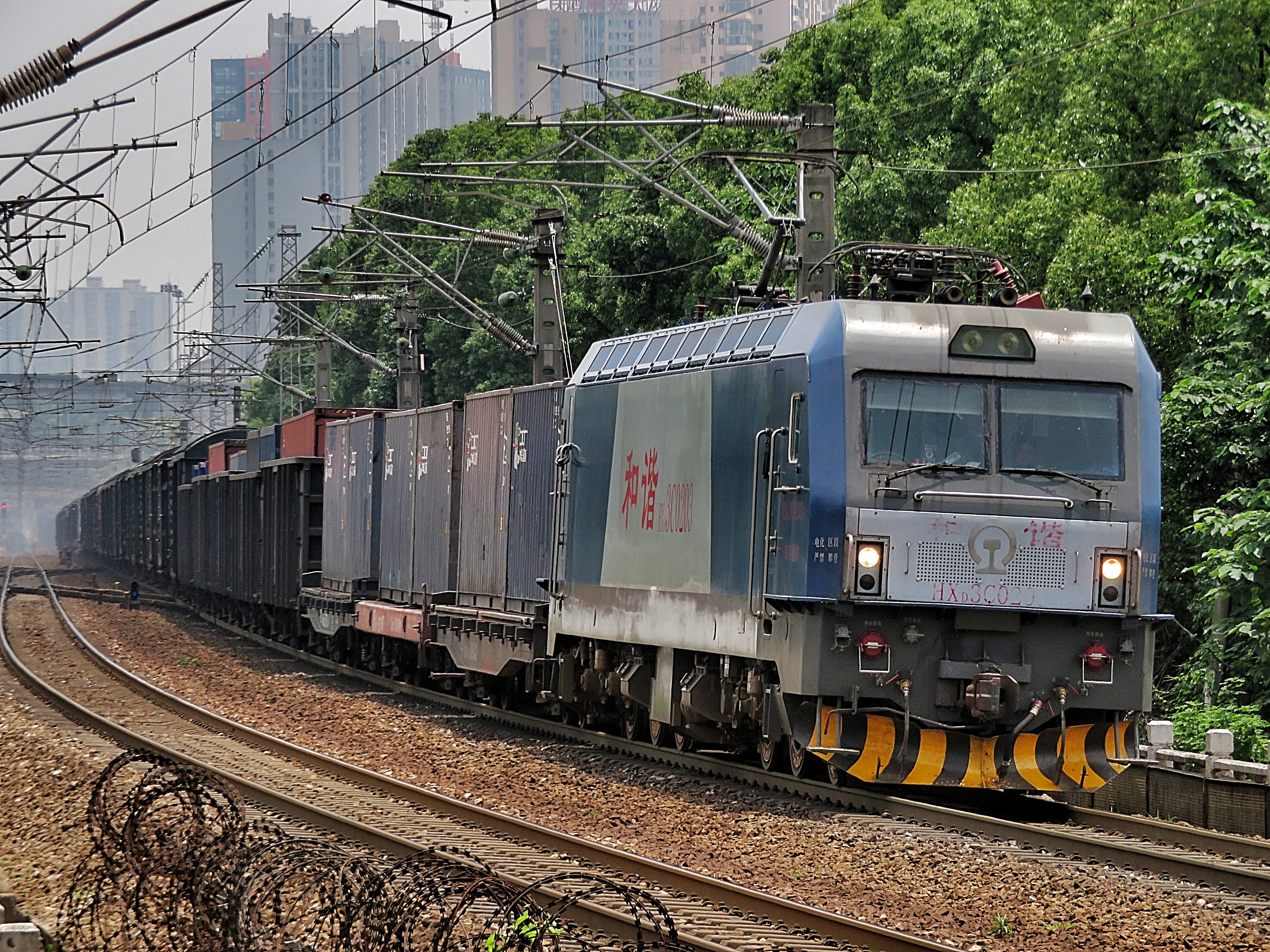 当越来越多的路局发现  和谐3c 型电力机车 是个好货机时