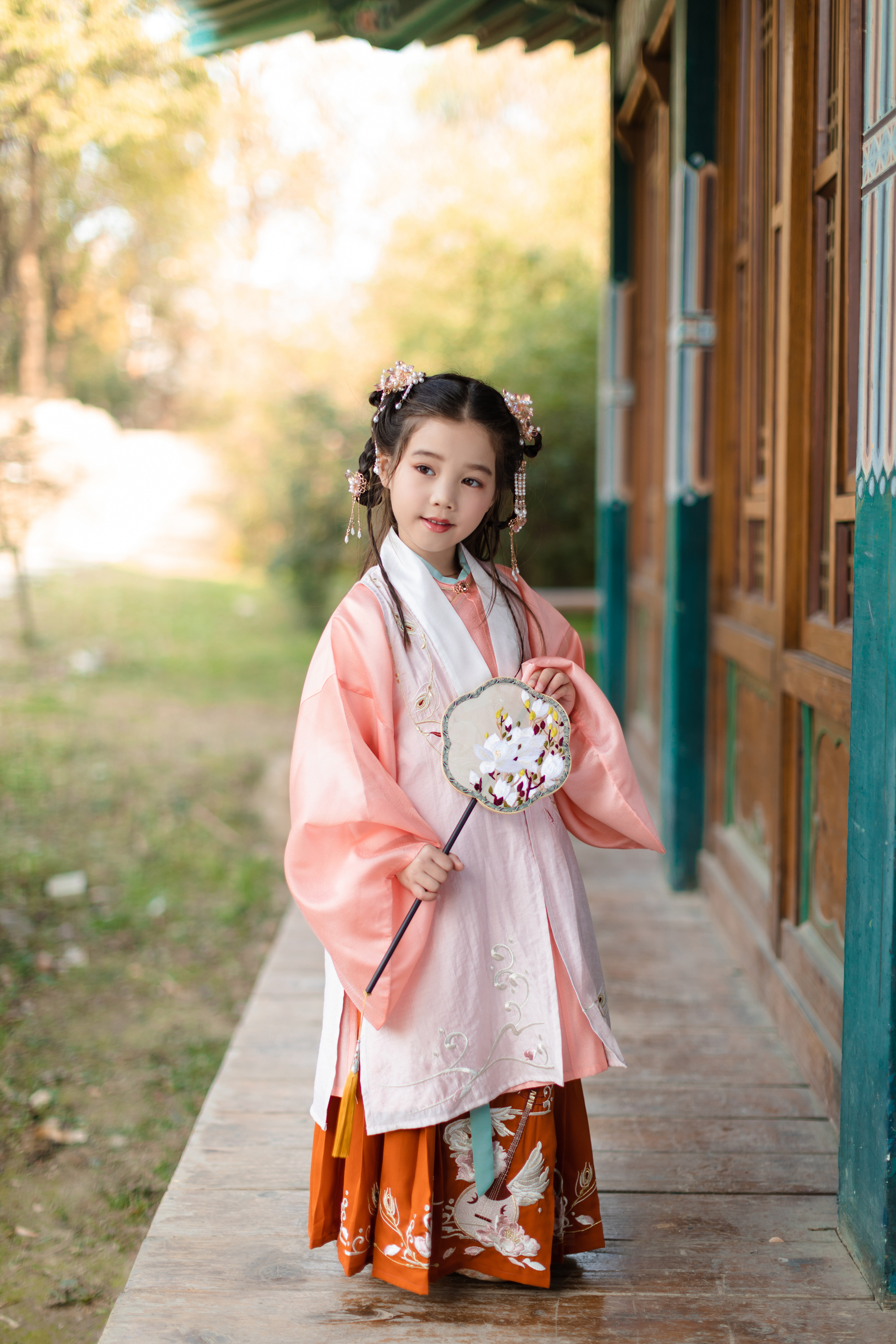 初立2月极乐之宴新品童装汉服即将上新