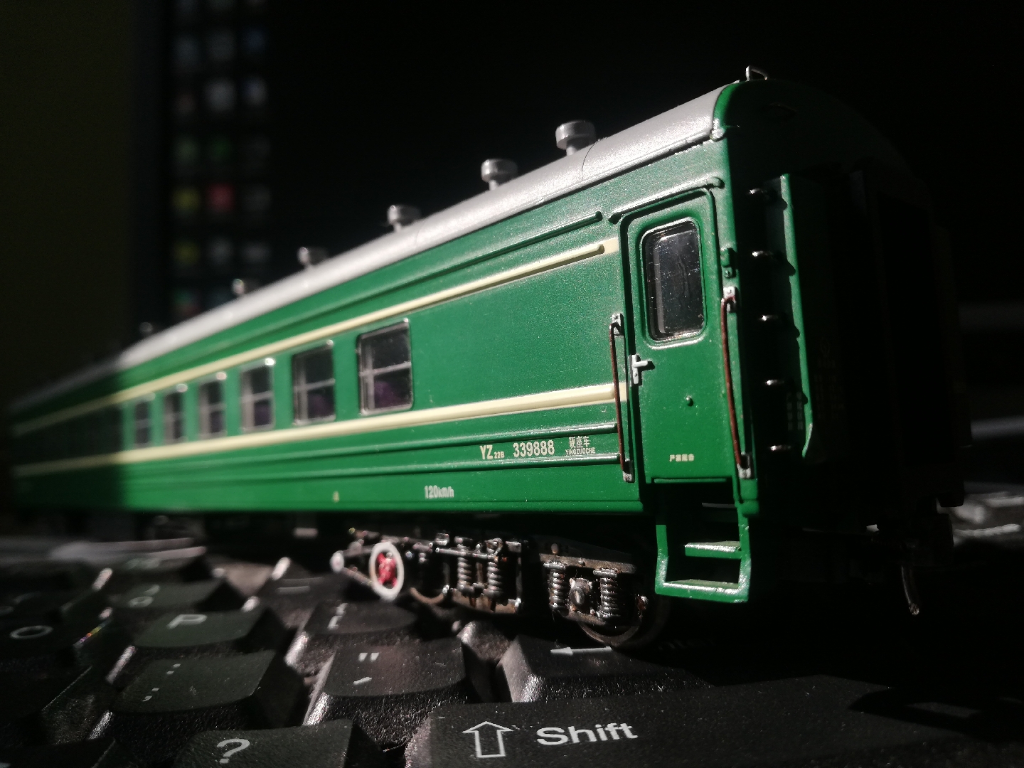 yz22b还是百万城铝合金窗框的好看.