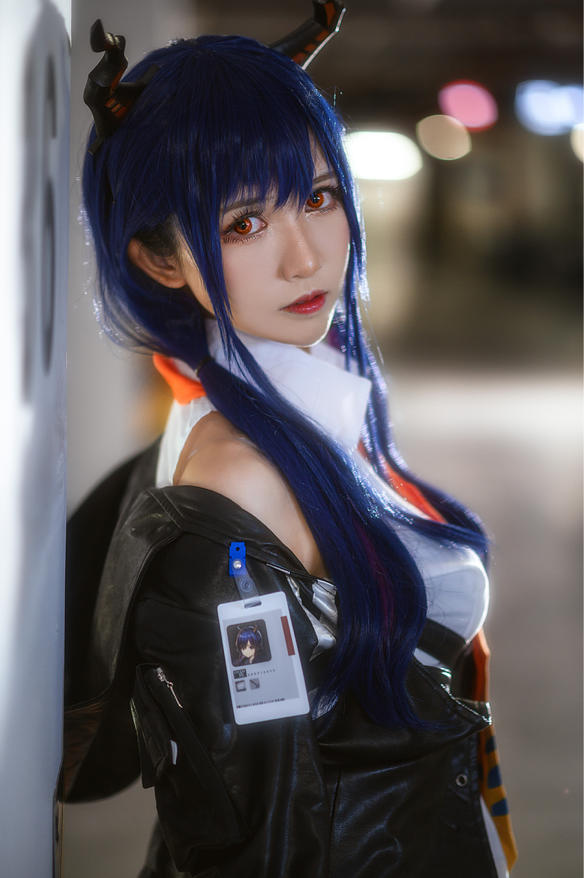 明日方舟# #陈# #cos##cosplay#  说好的宝贝们,今日份既陈sir!