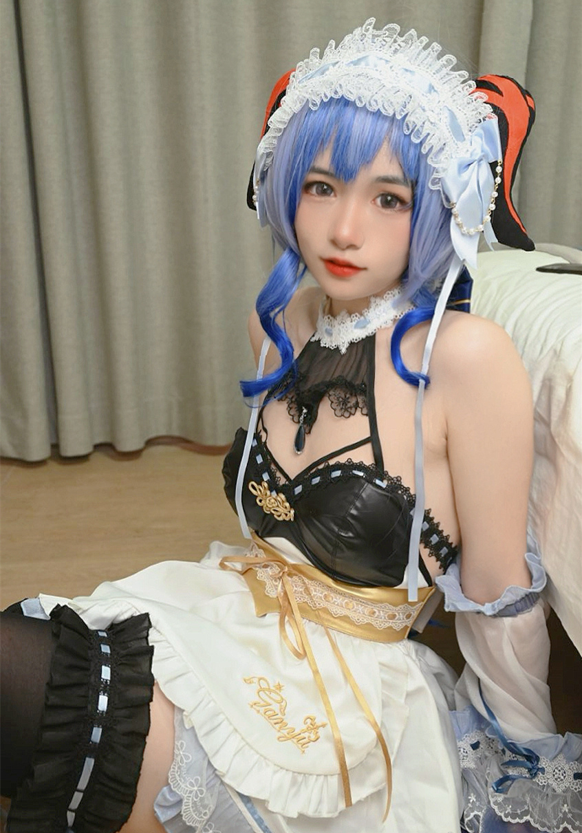 朝路不能再吃了原神甘雨女仆装cosplay6