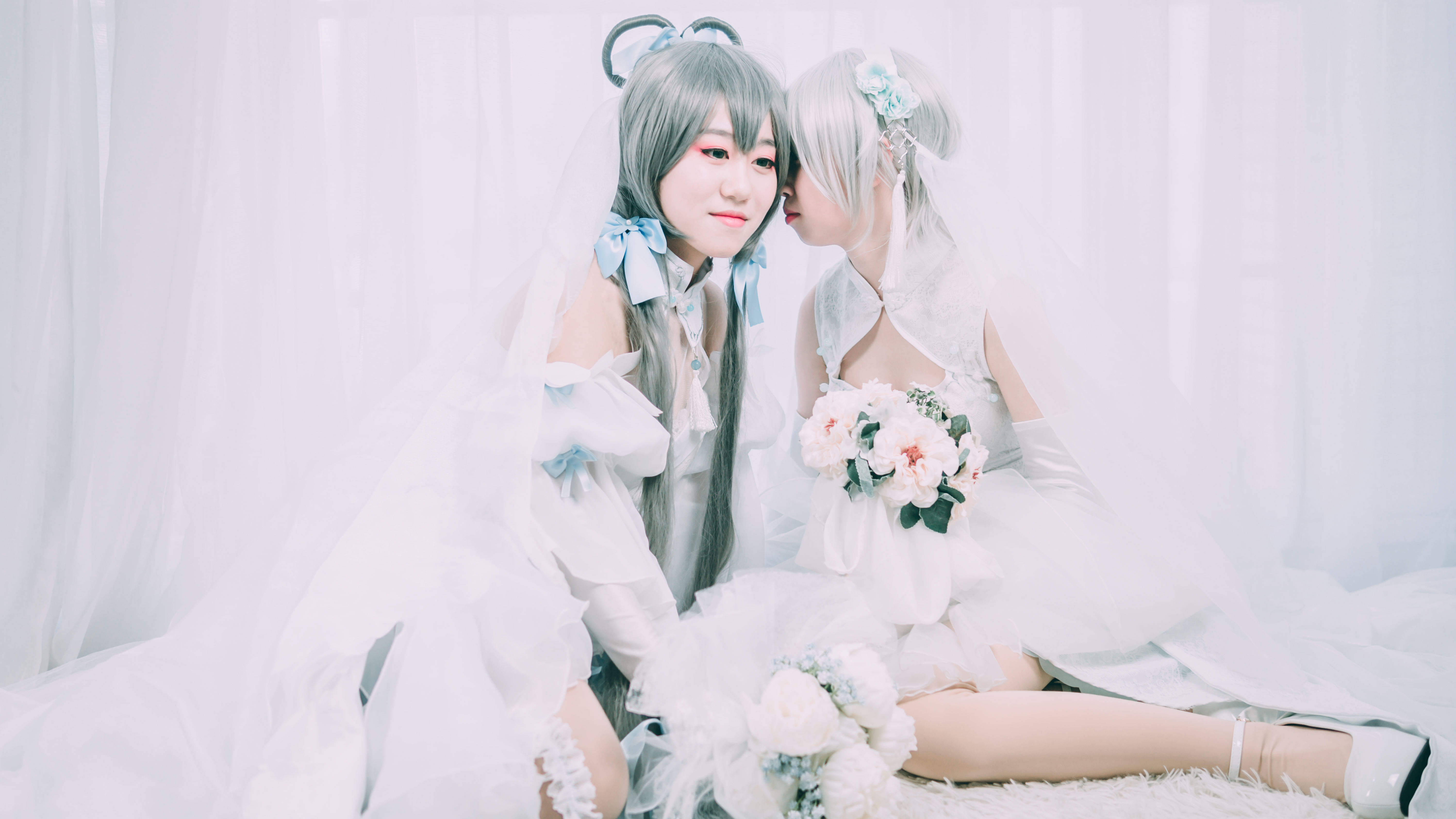 洛天依言和cosplay照片