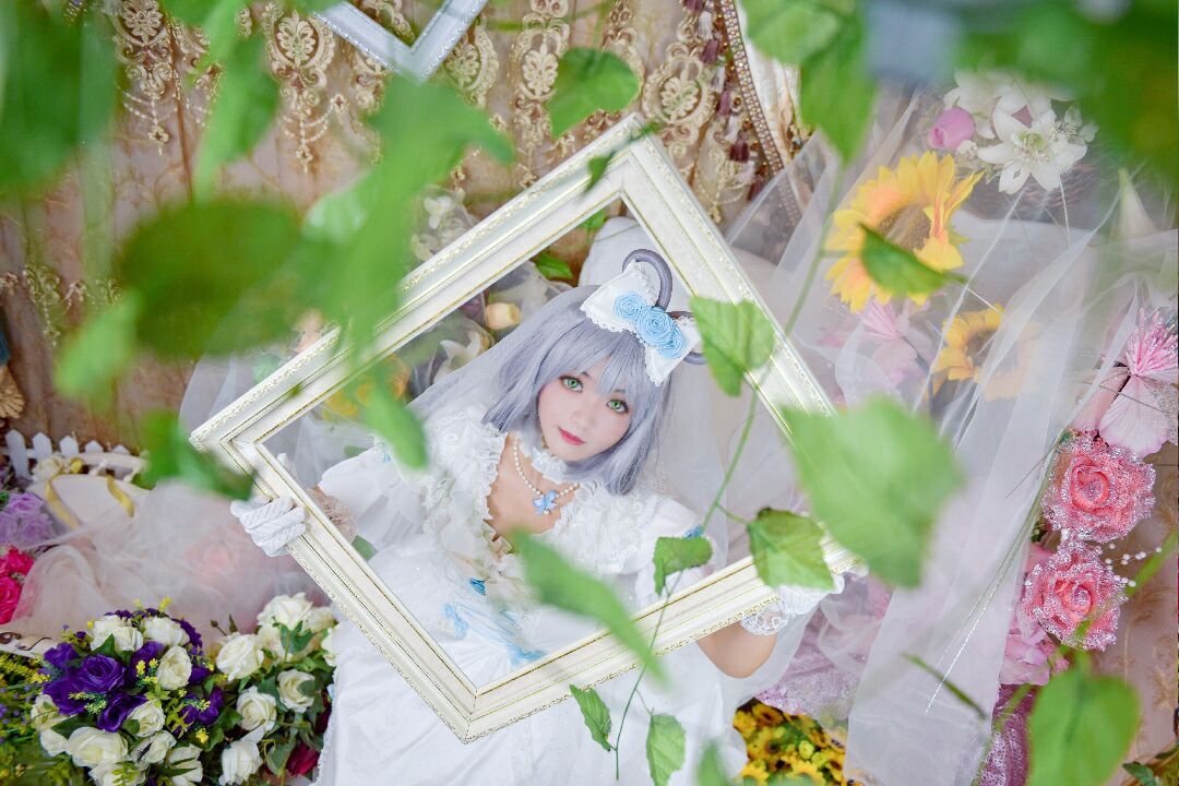 兔子洛天依花嫁Cosplay2