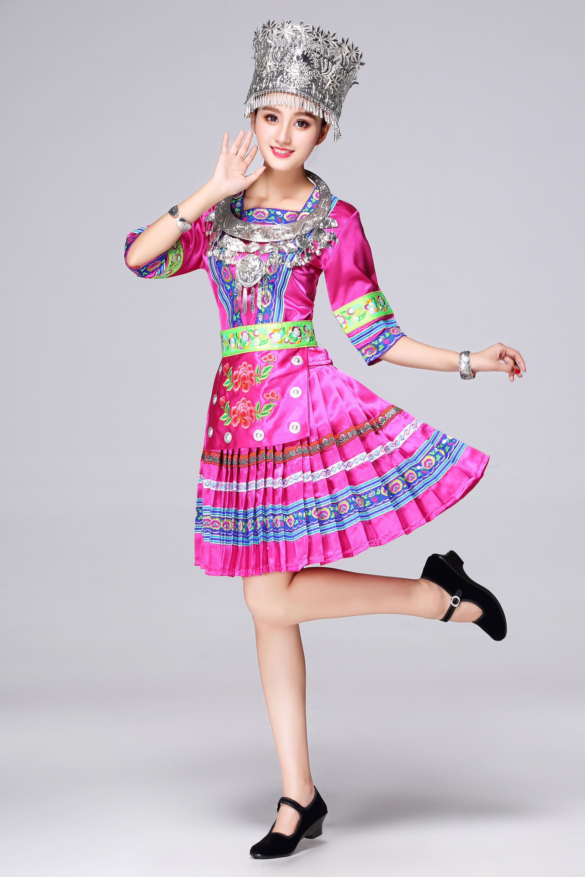 苗族服饰高清写真浏览:48收藏:0支持:0上传时间:2021-12-02 19:49:10