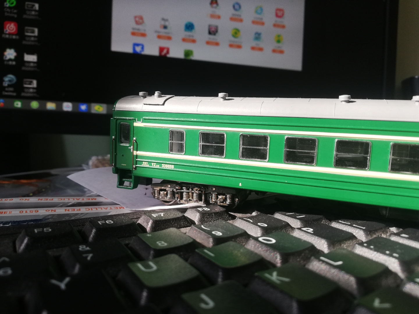 yz22b还是百万城铝合金窗框的好看.